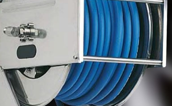 Come installare un avvolgitubo a parete: guida passo dopo passo